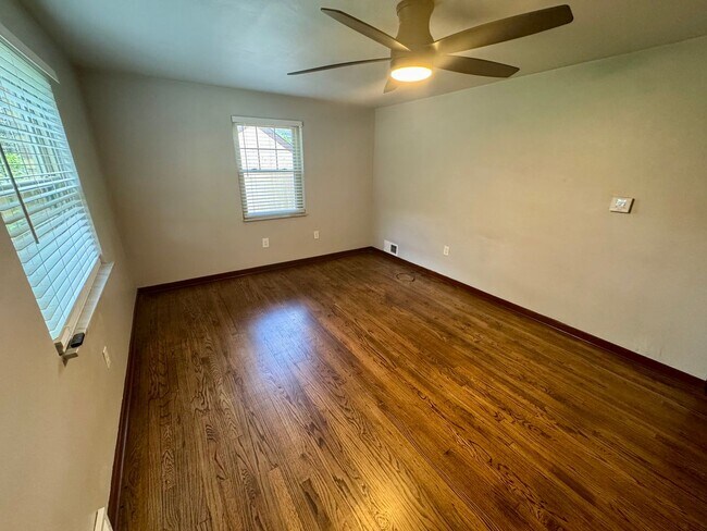 Foto del edificio - Charming 2-Bed 1-Bath Home in Avalon!