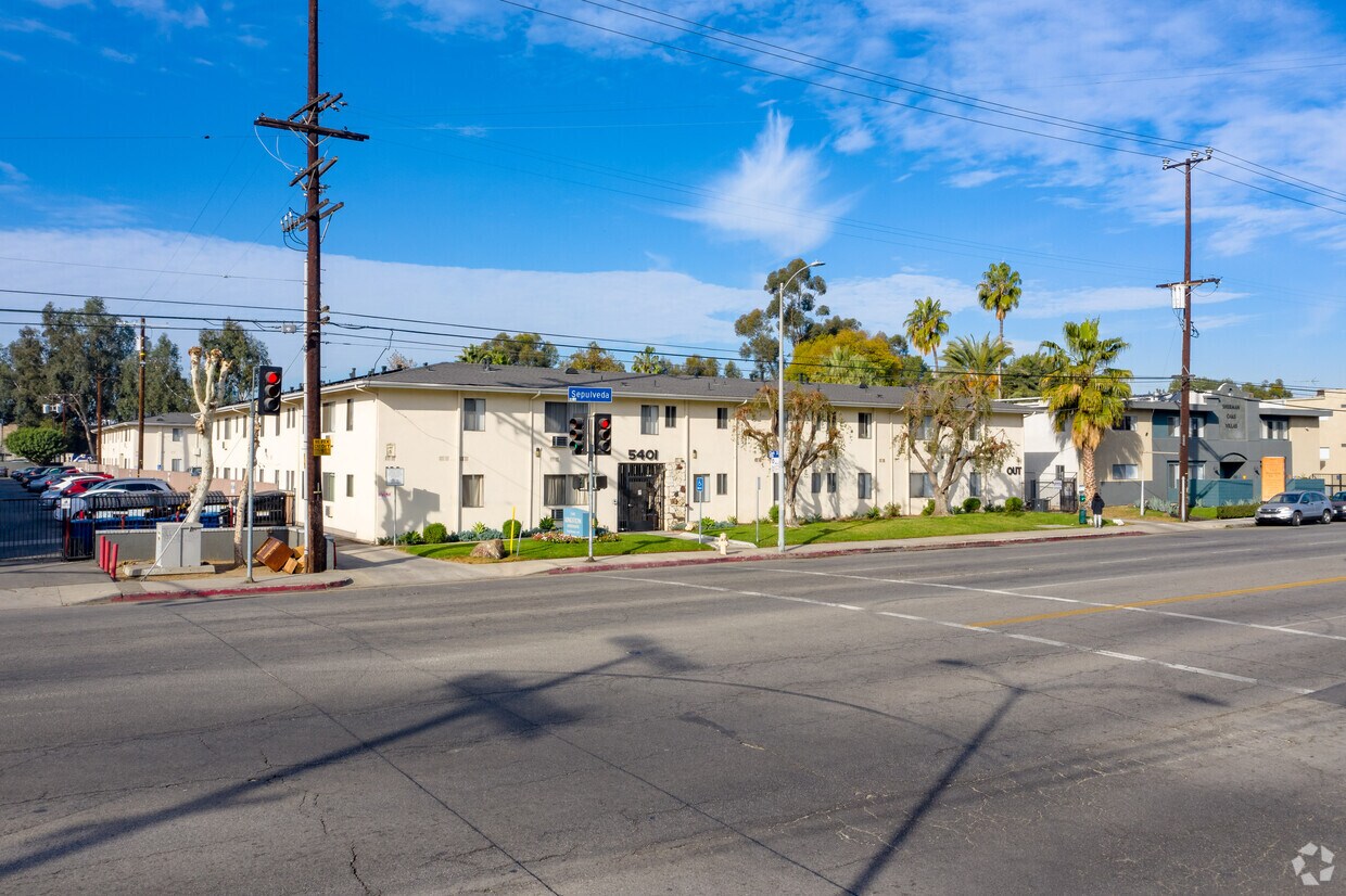 Kingston Apartments in Sherman Oaks, CA Westside Rentals