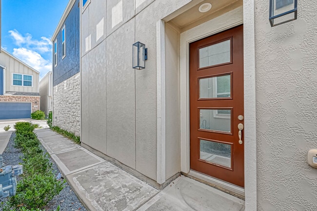 Front Entry - 9905 Brickhouse Dr