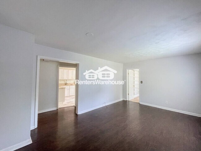 Building Photo - 3920 Davis St