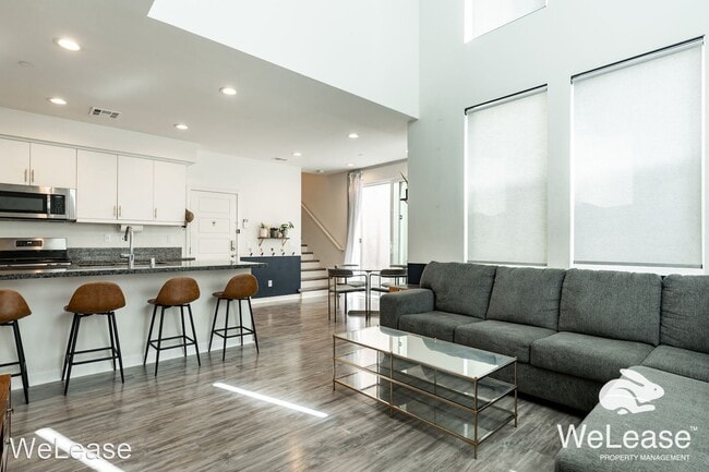 Building Photo - 3 br, 3.5 bath House - 2364 Element Way