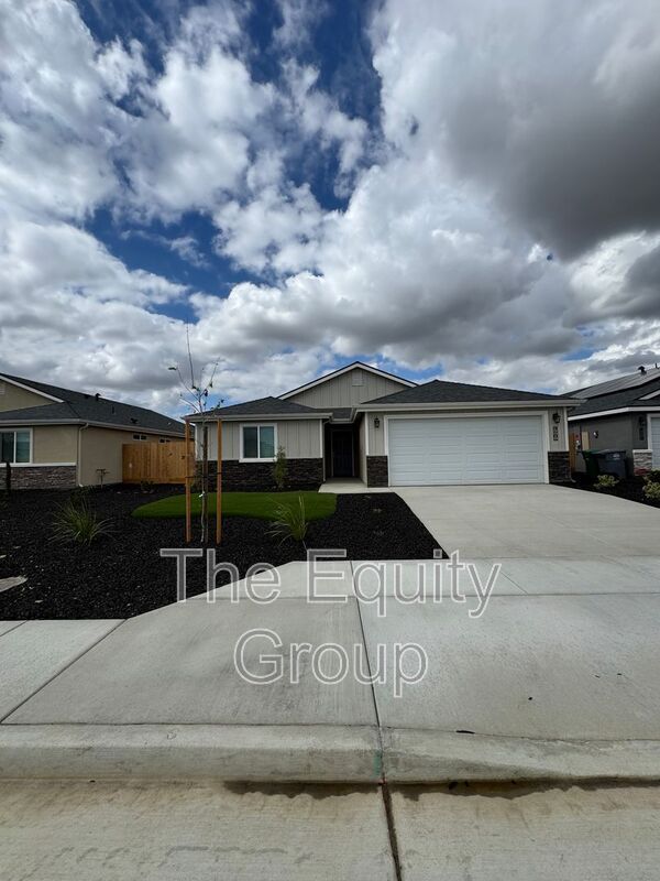 Primary Photo - 31101 Rd 70