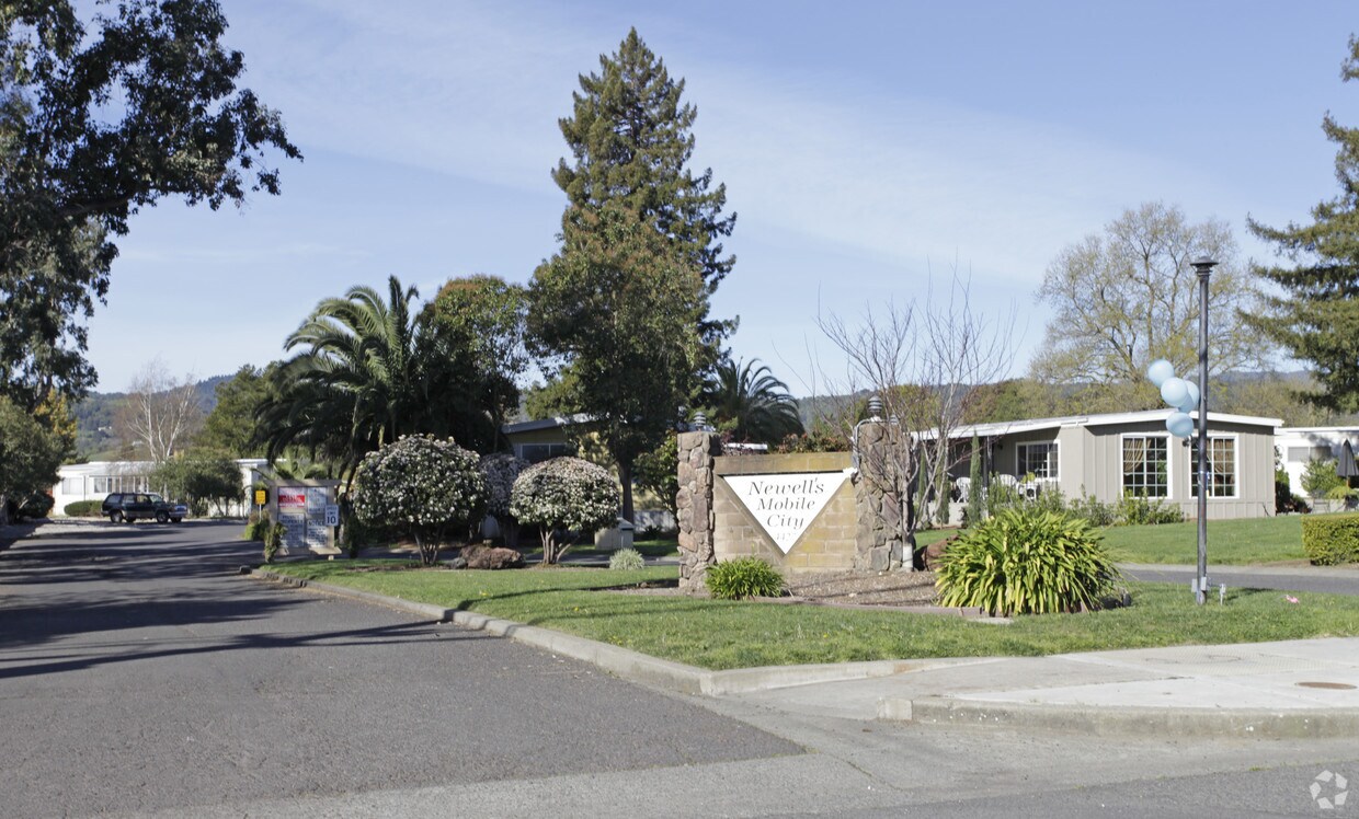 Building Photo - 4227 Solano Ave