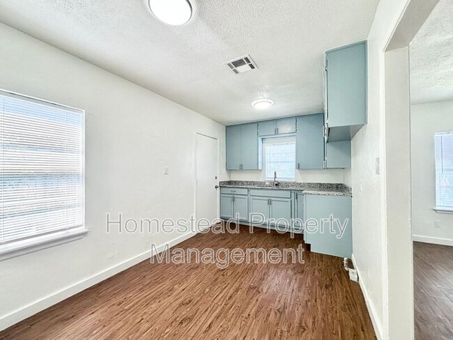 Foto del edificio - 3501 NW 26th St