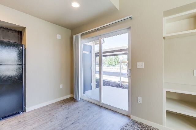 Building Photo - 2x2.5 Townhome with 1 Car Garage!!