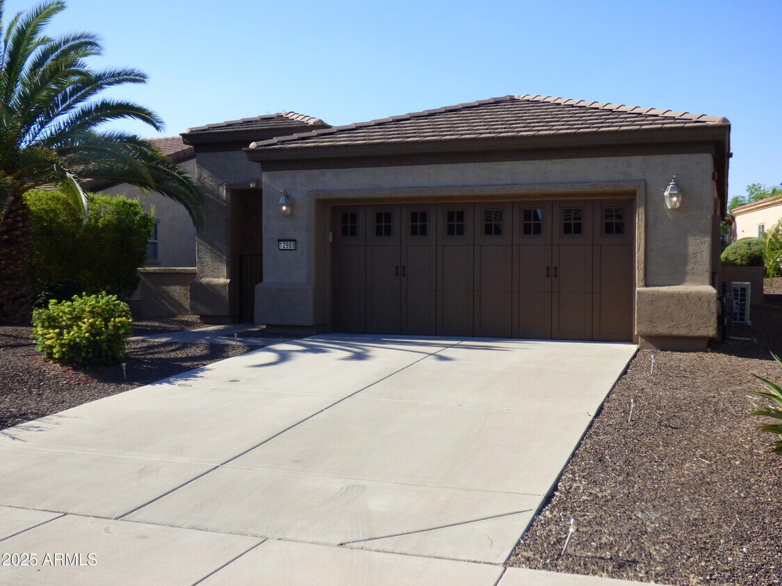 Foto principal - 12988 W Plum Rd