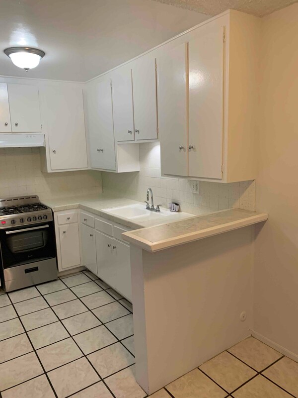 Foto principal - 20957 Bryant St
