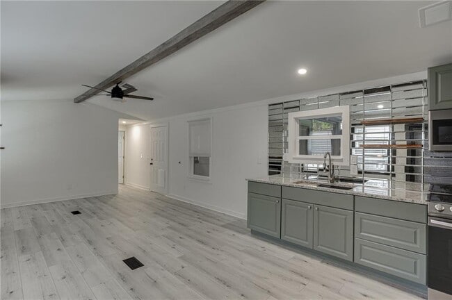 Building Photo - 3685 Fir Dr