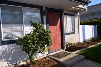 Building Photo - 520 Claraday St