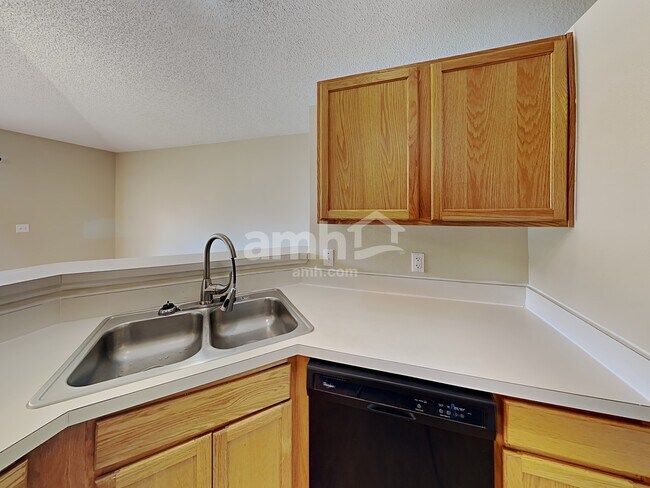 Foto del edificio - 6407 Tabogi Trl