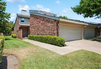 Building Photo - 12446 Montego Plaza