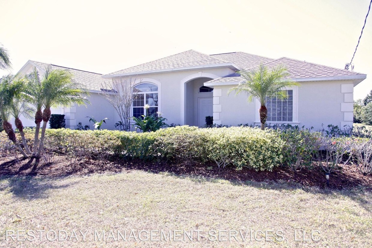 5790 NW Belwood Cir, Port Saint Lucie, FL 34986 House Rental in Port