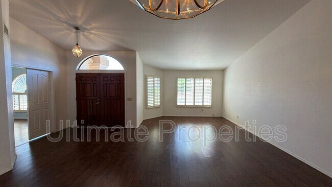 Foto del edificio - 9716 W Escuda Dr