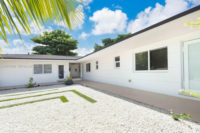 Foto del edificio - 7800 NE 10th Ct