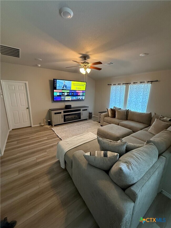 Building Photo - 146 Ellenora Dr