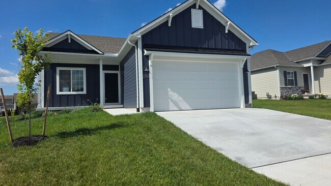 Building Photo - 27010 E Dogwood Ln