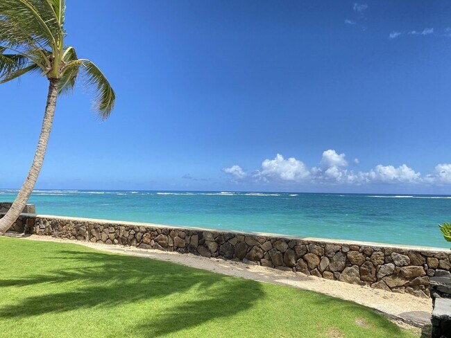 Foto del edificio - Oceanfront Home on Oahu's North Shore with Spa. Hale Oka Nunu