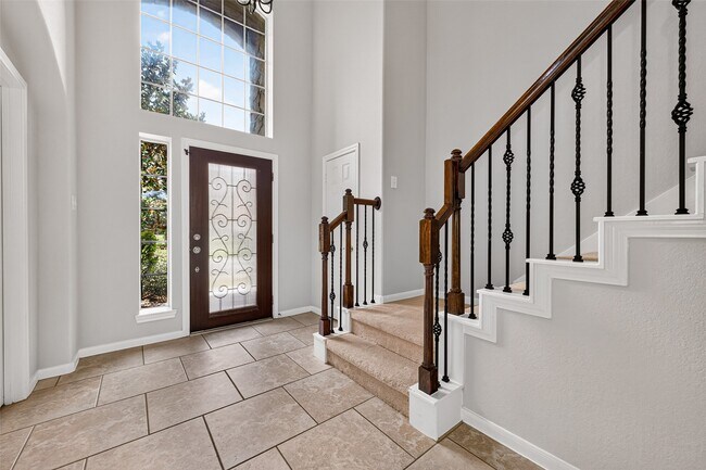 Building Photo - 50 Vershire Cir