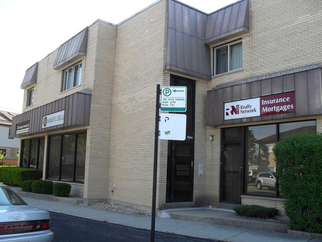 Primary Photo - 7064 W Higgins Ave