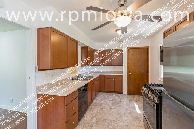 Foto del edificio - 1806 Larnard Dr
