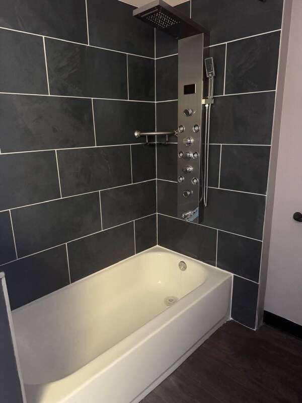 Foto del edificio - 827-829 Burnet Ave