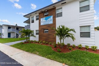 Building Photo - 1029 Park Dr