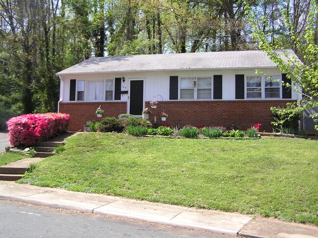 Building Photo - 109 David Ter