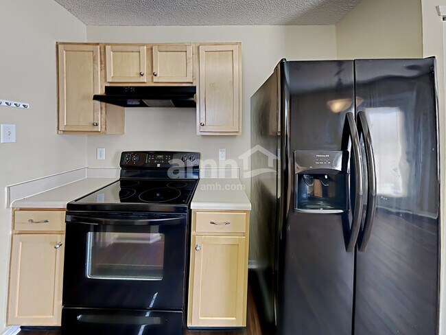 Building Photo - 6887 Merritt Ridge Way