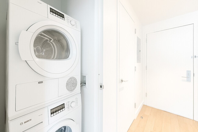 Building Photo - Parkhill City