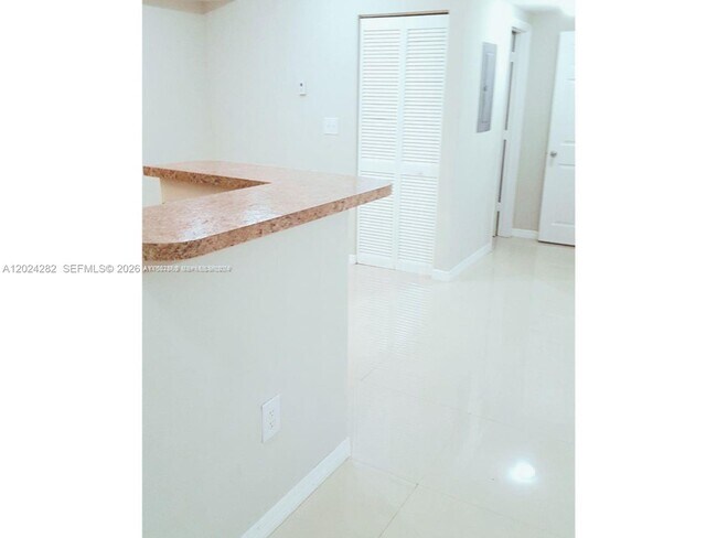 Foto del edificio - 220 SW 116th Ave