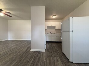 Building Photo - 421 Poplar Level Ct