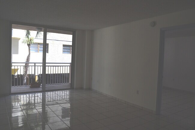 Foto del edificio - 1665 Bay Rd