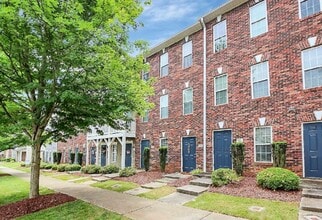 Building Photo - 106 Locomotive Ln