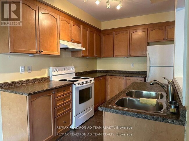 Building Photo - 15 Latitude Ln