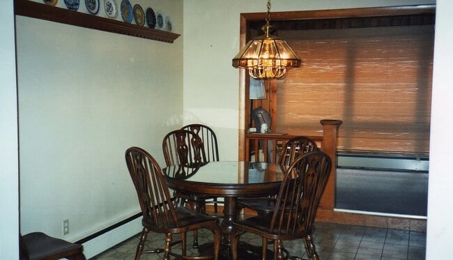 Building Photo - Single Family Lovely Home
