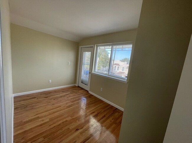 Building Photo - 6034 80th Ave
