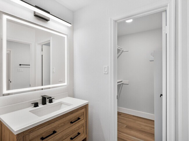 Foto del edificio - 1109 Wood Creek Cir