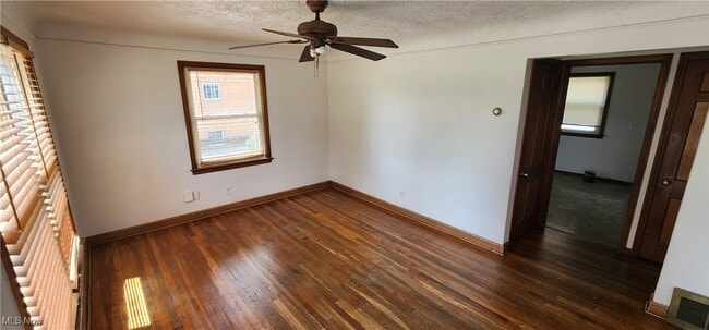 Building Photo - 7106 Glencoe Ave