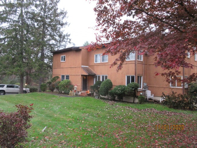 Building Photo - 1050 Lucas Ave Ext