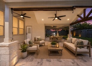 Building Photo - 13303 Davenport Hills Ln