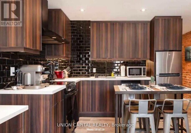 Photo du bâtiment - 1412 Queen St W