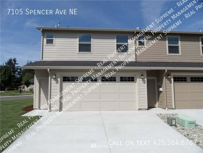 Building Photo - Spectacular Townhome in Lacy