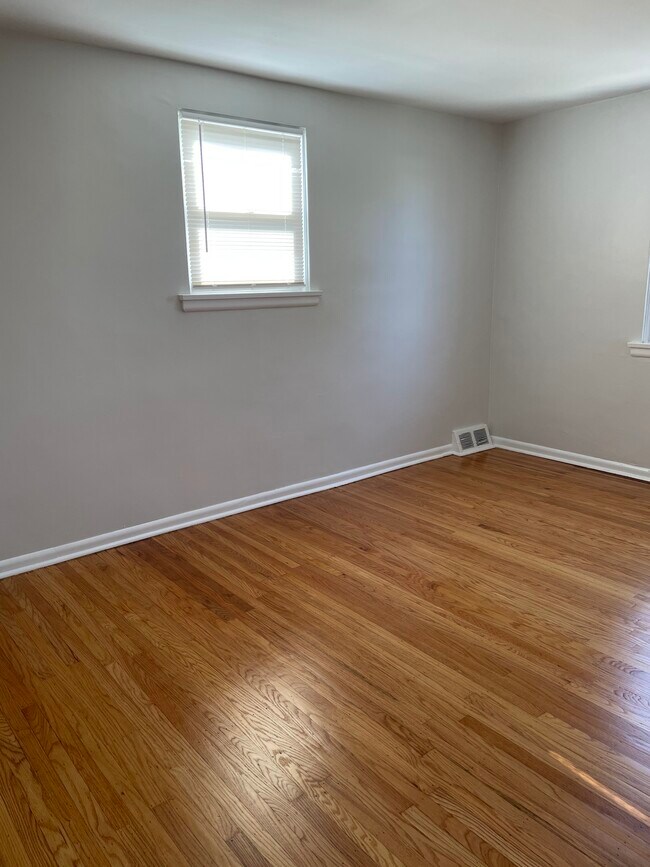 Building Photo - 3518 Rhoads Ave