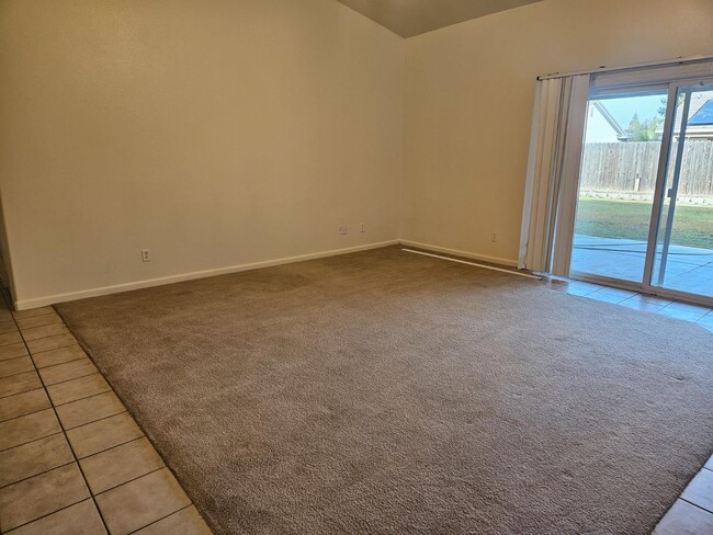 Building Photo - 1760 Hunter Ave