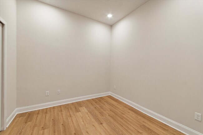 Building Photo - 2157 E Lehigh Ave