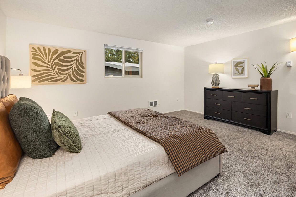 Wildwood Apartments - 660 Wildwood Blvd SW Issaquah, WA 98027 | Apartments .com, image size:1240x827