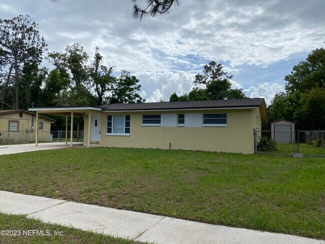 Building Photo - 165 Parkwood Dr