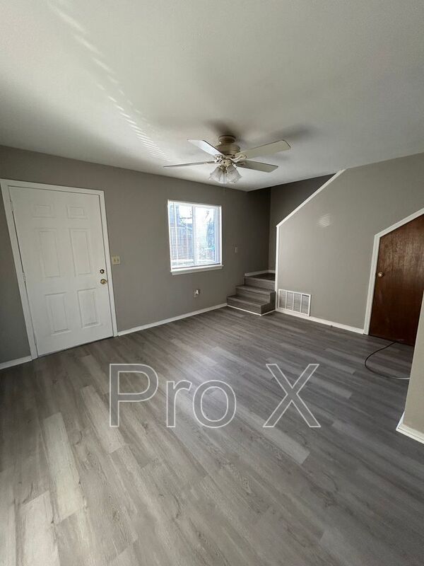Building Photo - 1106 S Joplin St