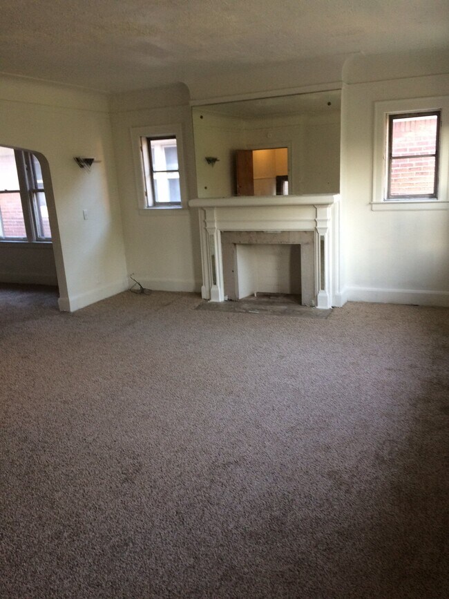 Building Photo - 3226 Calvert Ave