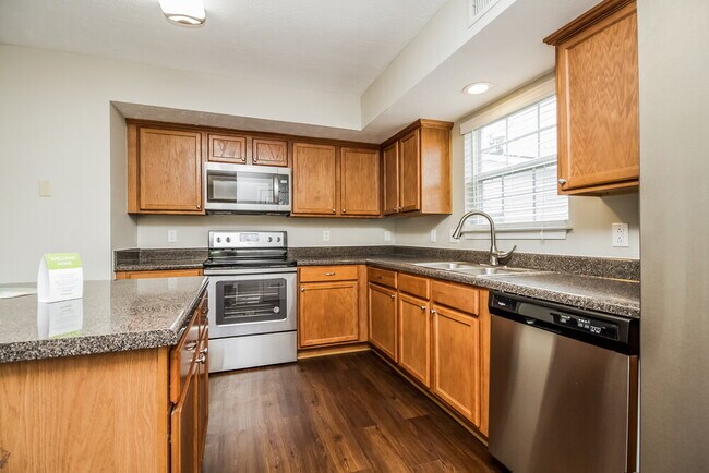 Building Photo - 850 Maricopa Dr